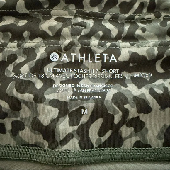 Athleta Ultimate Stash II 7” Short Green Camo Women's Biker Shorts - Picture 3 of 8